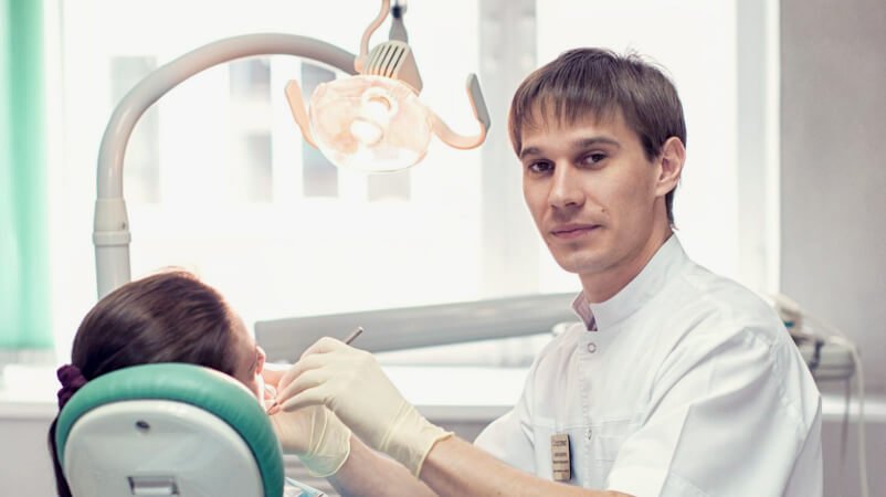 Протезирование зубов в клинике Спартамед